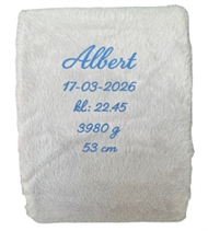 Graue Babydecke mit Namen von Nørgaard Madsen in 80x110 cm mit flauschiger Plüschvorderseite, Rückseite mit Punktenmuster und St